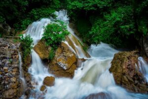 neer waterfall